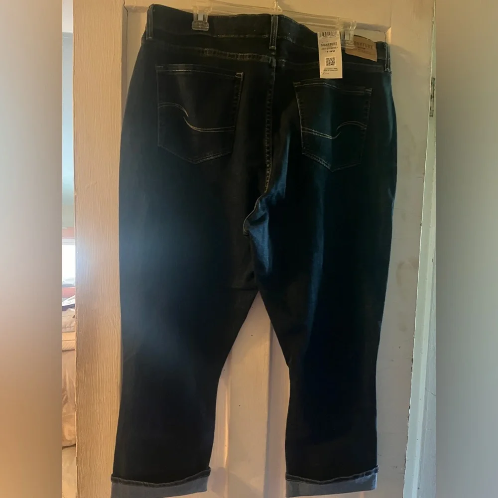 Levi’s jeans. Women’s Signature - Picture 9 of 12